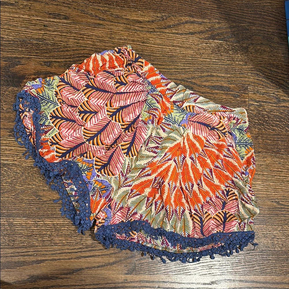 Colorful Leaf Patterned Shorts with Lace Trim